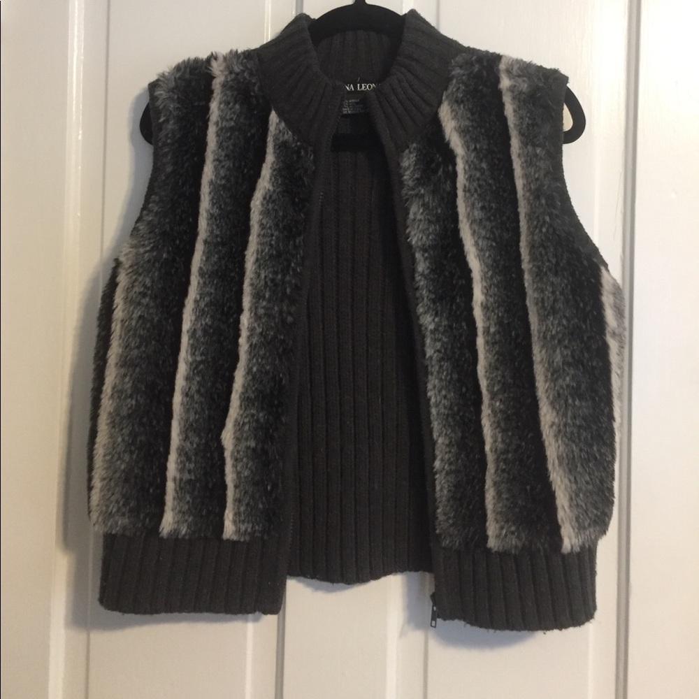 🦋2 for $30🦋Nina Leonard Faux Fur Vest